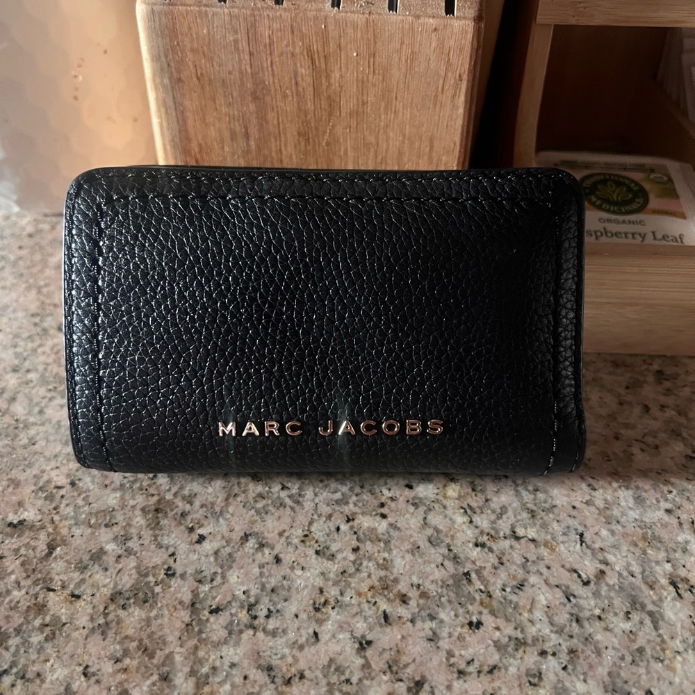 Marc Jacobs Black Pebbled Leather Slim Card Holder with Gold Logo